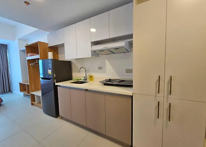 38 Park Ave 2607 *